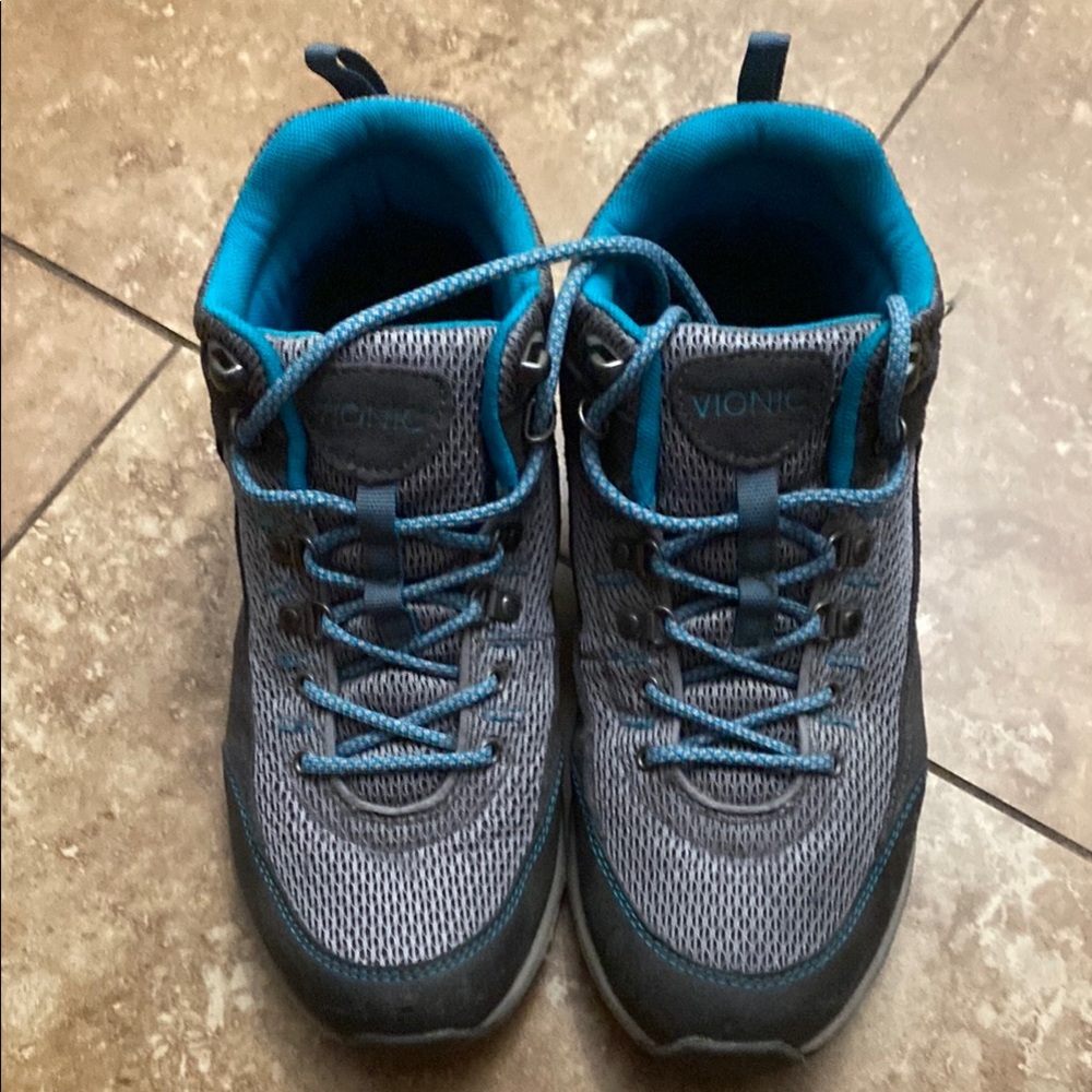 Vionic women’s Gray and Blue Sneakers